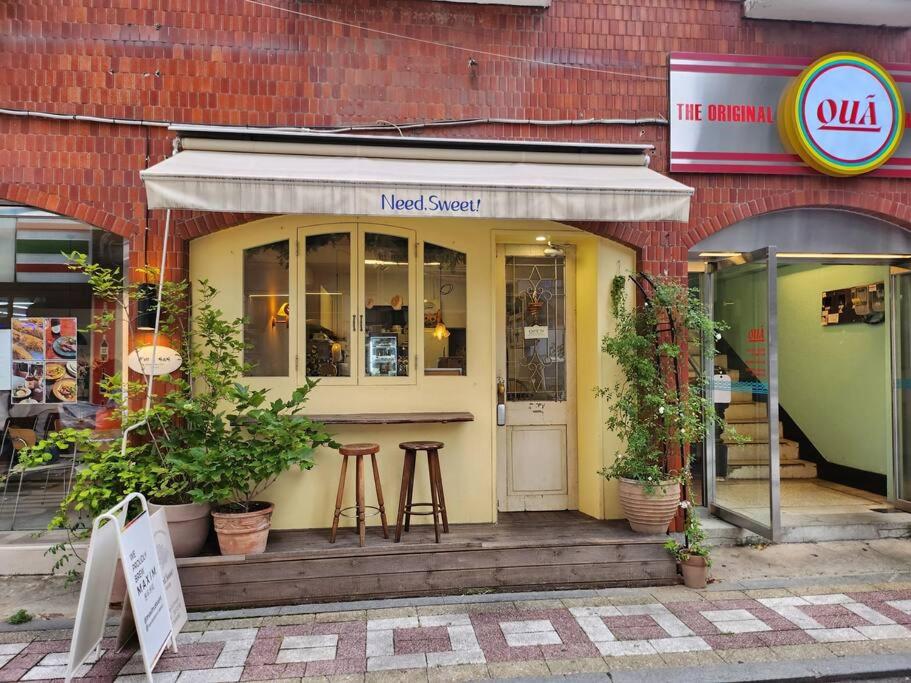 Photo from Seokchon Aerak in Songpa-Gu,  Seoul, , South Korea