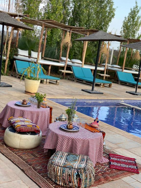 Bazén v ubytování Bio et Bois -Luxury Bio Farm- nebo v jeho okolí