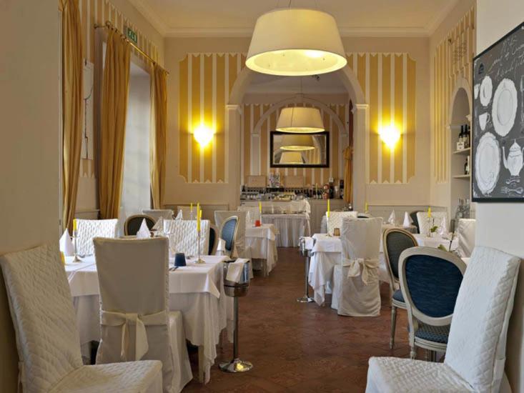 Posezení v ubytování Hotel Cannobio