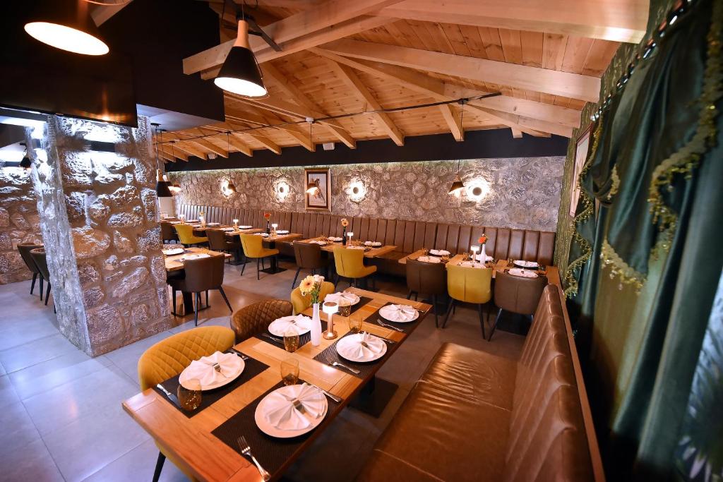 Restaurace v ubytování Dream House Hotel & Spa