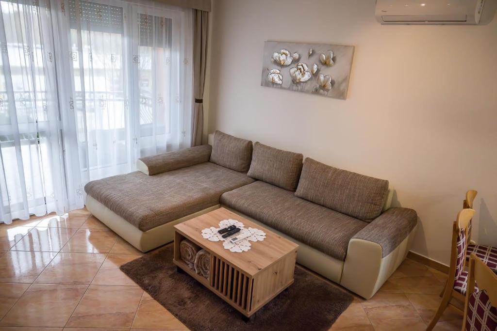 Posezení v ubytování Termálfürdő Apartman Igal 2 perc-130 méter a fürdőtől