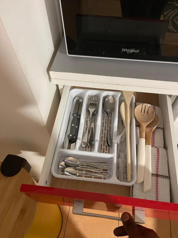 Kuchyň nebo kuchyňský kout v ubytování CASA COLIVING avec chambre salle de bain individuelles privatives