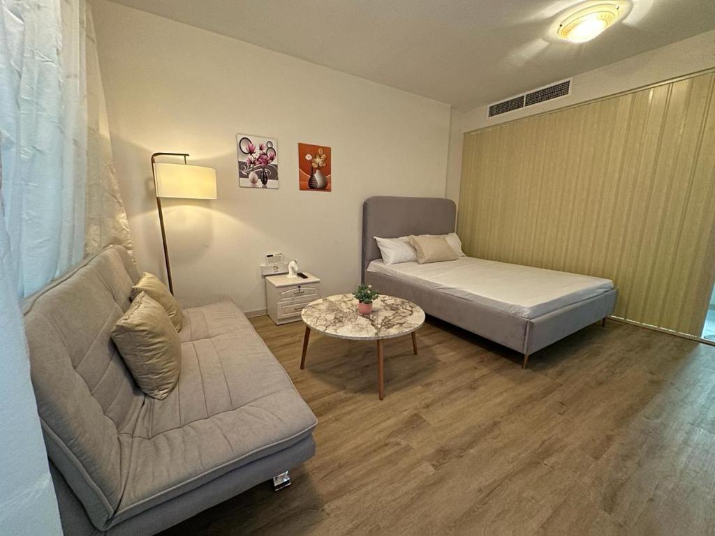 LuxRoom in Deira DXB near Union Metro by ZResidence, Dubai (updated