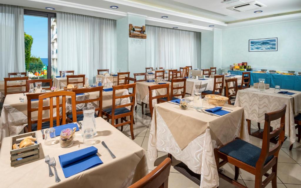 Restaurace v ubytování Hotel Acrux