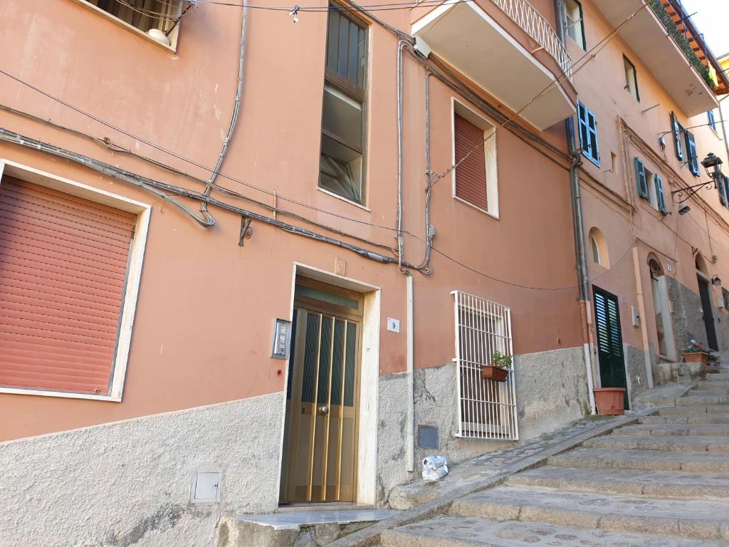 Budova, v ktorej sa apartmán nachádza