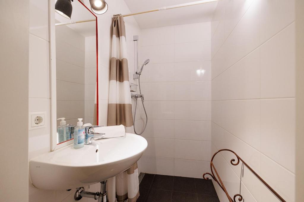 Zdjęcie z galerii obiektu Generous Apartment Opera w Wiedniu