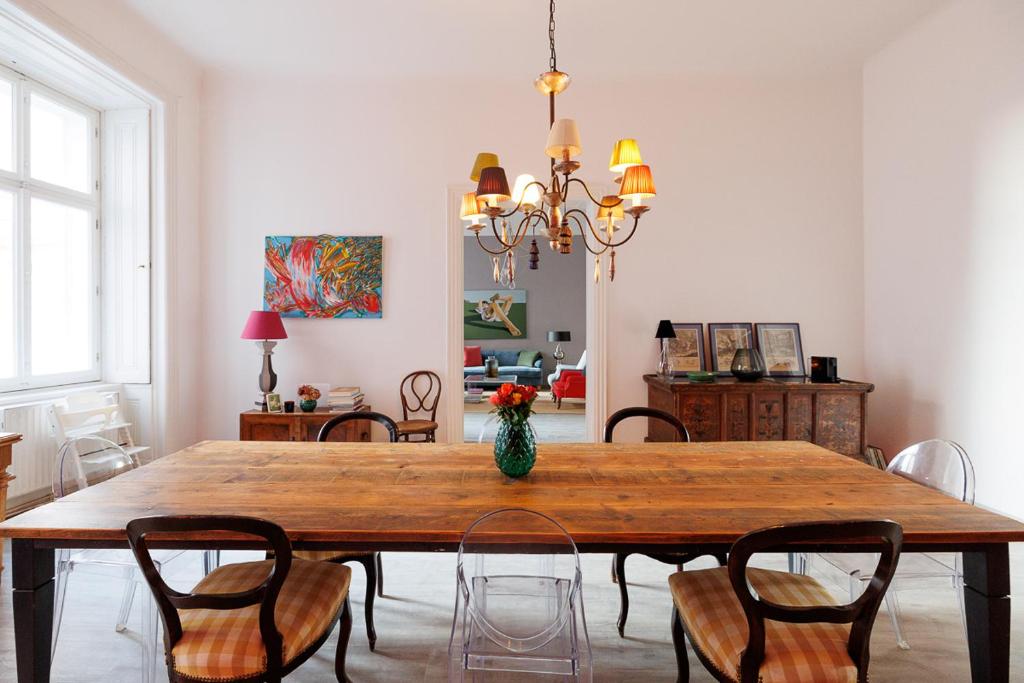 Zdjęcie z galerii obiektu Generous Apartment Opera w Wiedniu