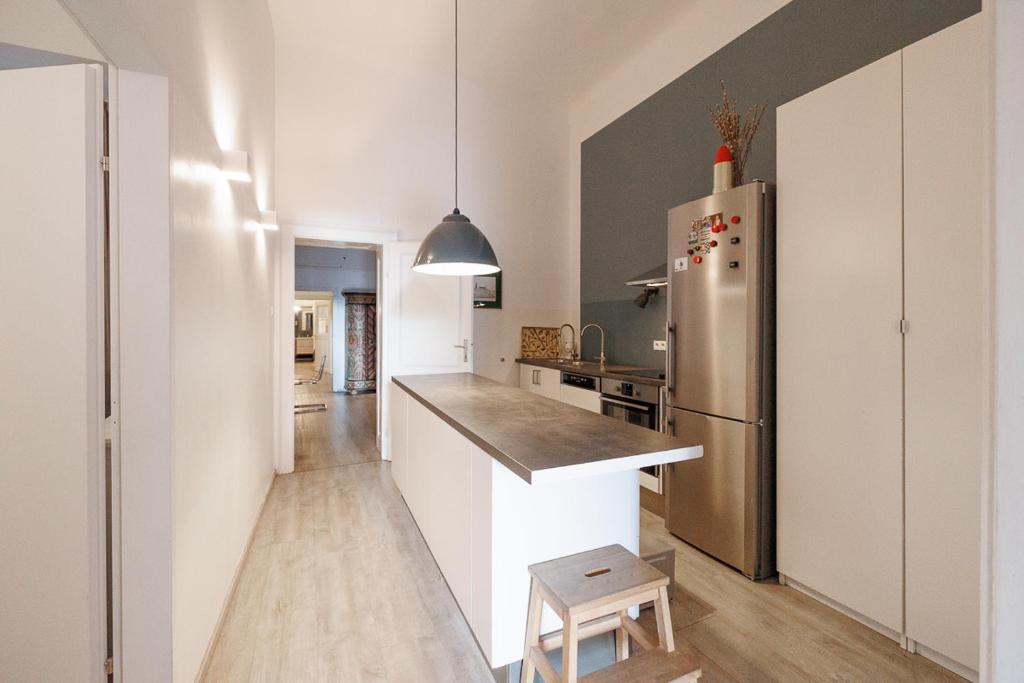 Zdjęcie z galerii obiektu Generous Apartment Opera w Wiedniu