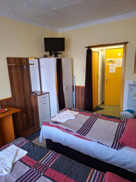 Grill Terasz Étterem és Szálláshely - Twin Room With Balcony