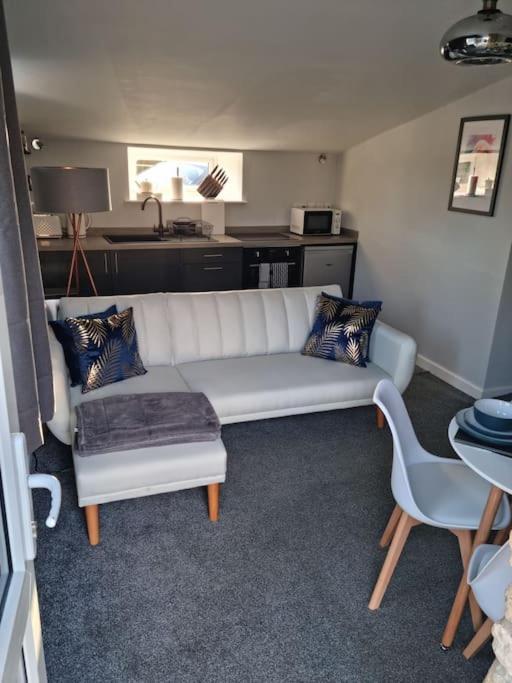 Flamingos Nest Diamond Farm Oxford Bicester Village Blenheim Palace