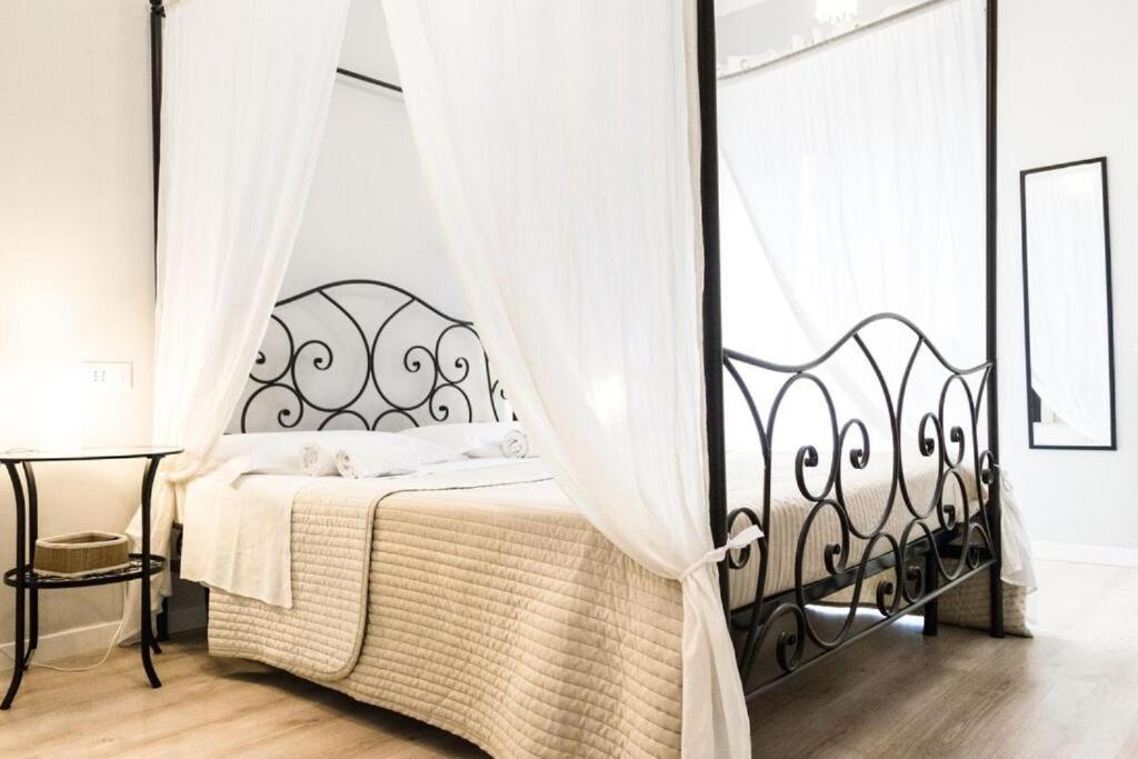 NASONI DI ROMA (VICINISSIMO BASILICA SAN GIOVANNI IN LATERANO) - Resim 2