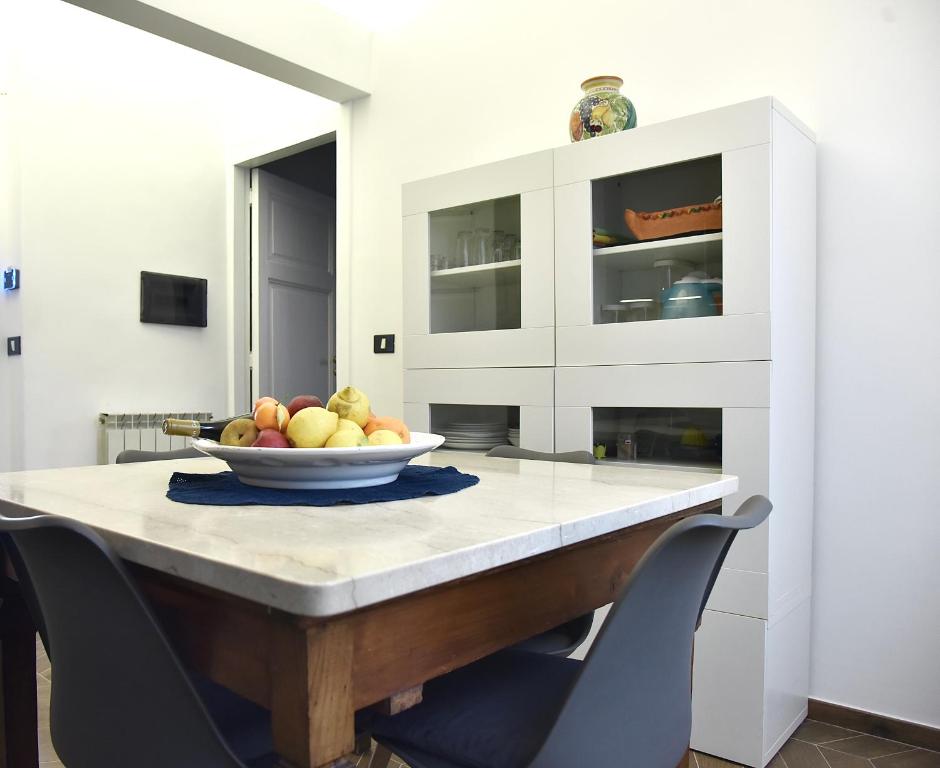 A kitchen or kitchenette at Casa Lionessa