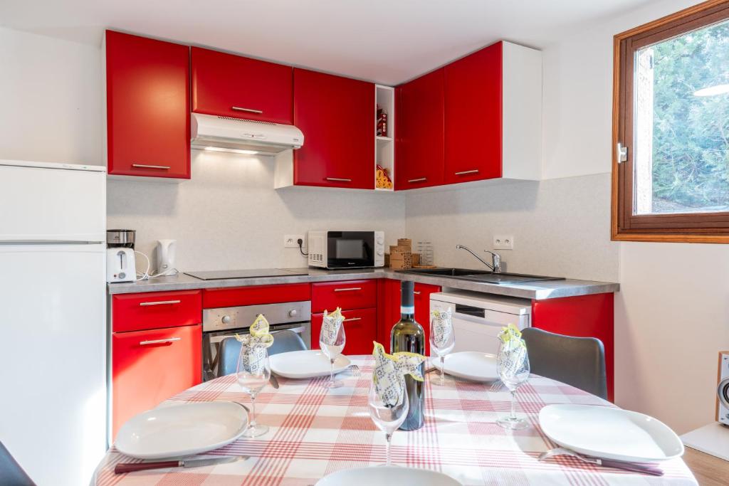 Kuchyňa alebo kuchynka v ubytovaní Serre Chevalier Studio 30 m2 coin montagne à 8 Minutes des Pistes