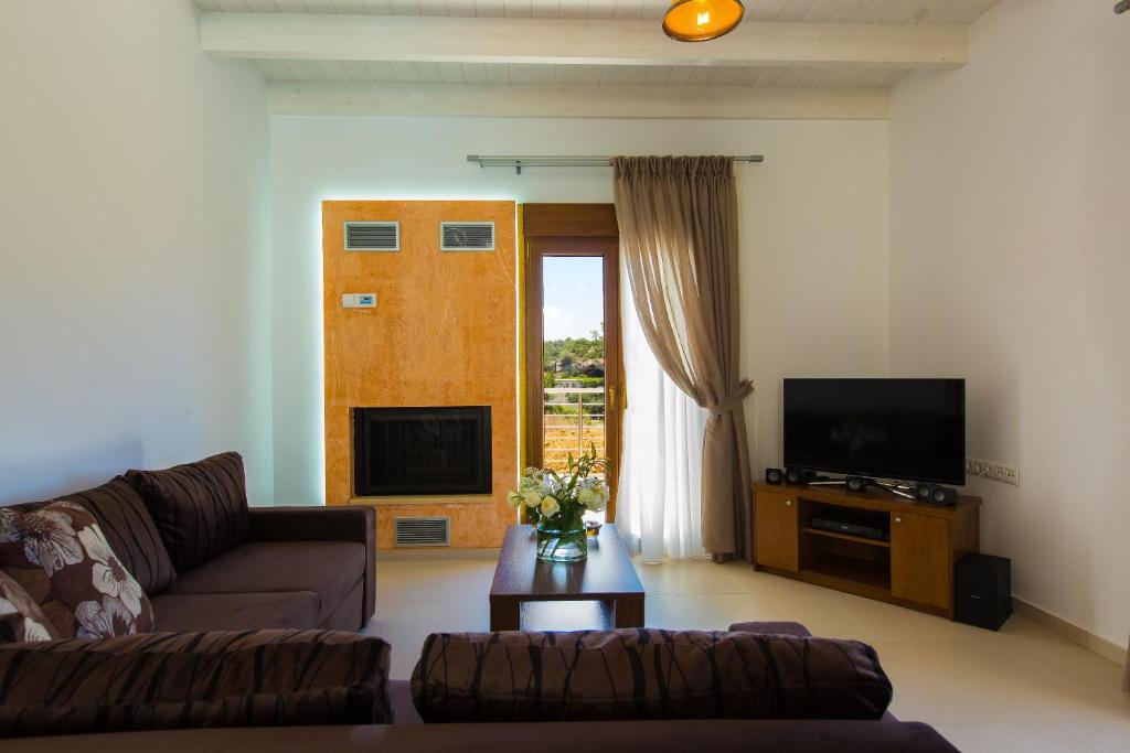 Telewizja i/lub zestaw kina domowego w obiekcie Kampos Villas, pure elegance, By ThinkVilla