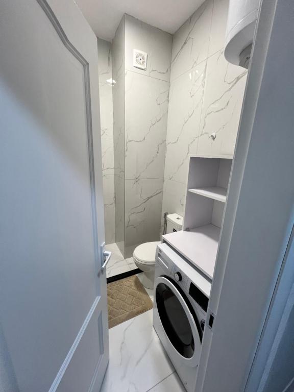 Durres Lovely Apartment - Image 3