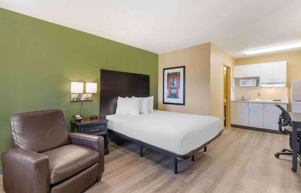 Extended Stay America Suites - St Louis - Westport - E Lackland Rd - Estudio Con Cama Grande - No Fumadores
