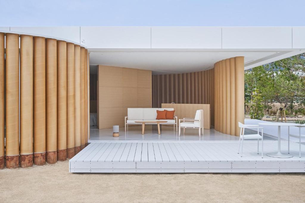 Posezení v ubytování Simose Art Garden Villa