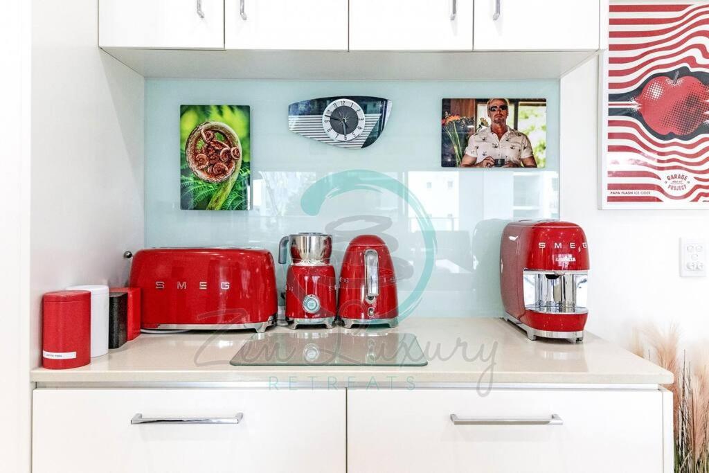 Η κουζίνα ή μικρή κουζίνα στο ZEN Tree Blossom: 3-BR Luxury Apt Near Waterfront