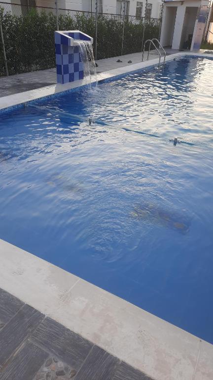 สระว่ายน้ำที่อยู่ใกล้ ๆ หรือใน Casa Quinta la excelencia