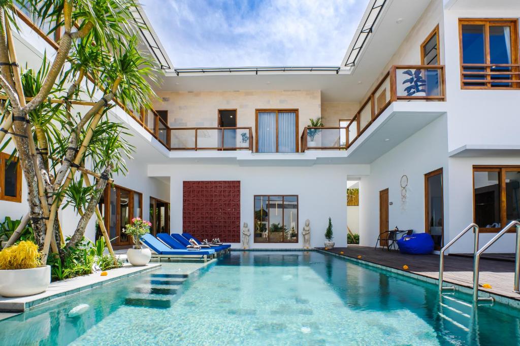 Villa Waldo 5 bedroom high end luxury Villa in Batu Belig, Seminyak, Canggu Updated 2024 Prices