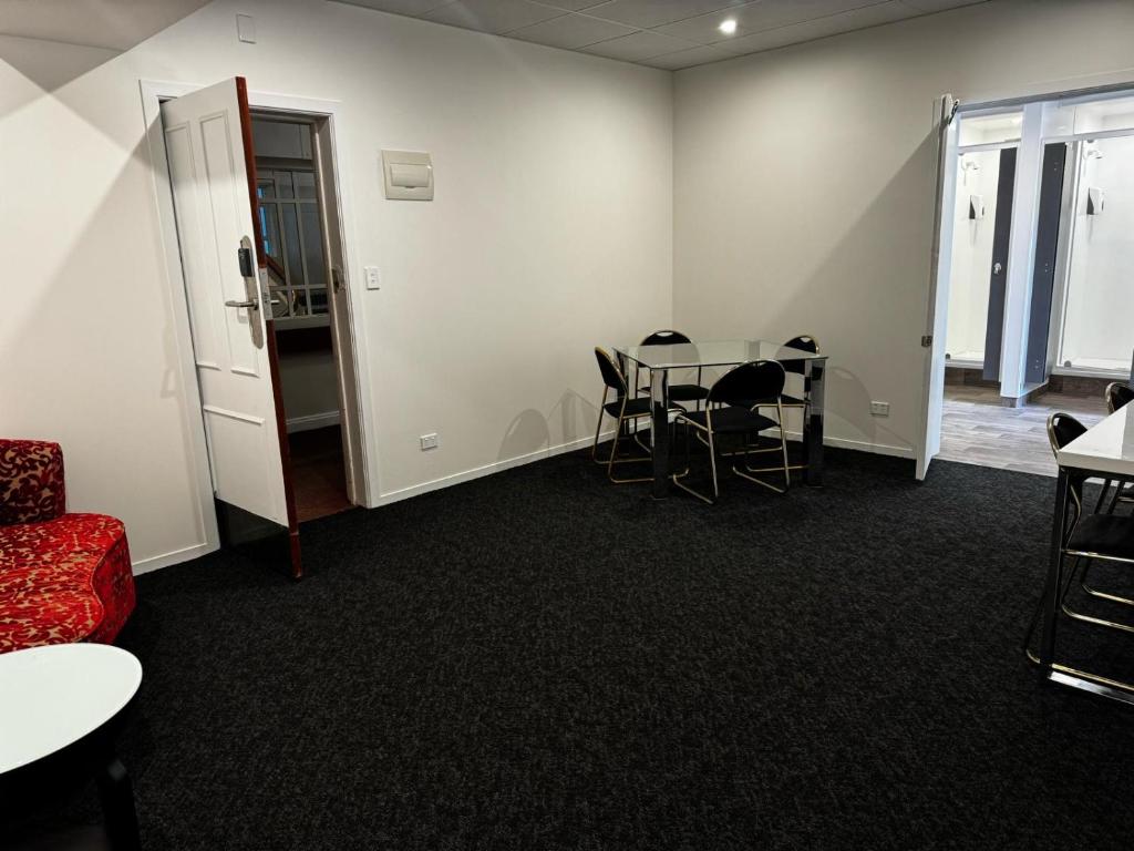 Hotel Waterloo & Backpackers - Resim 10