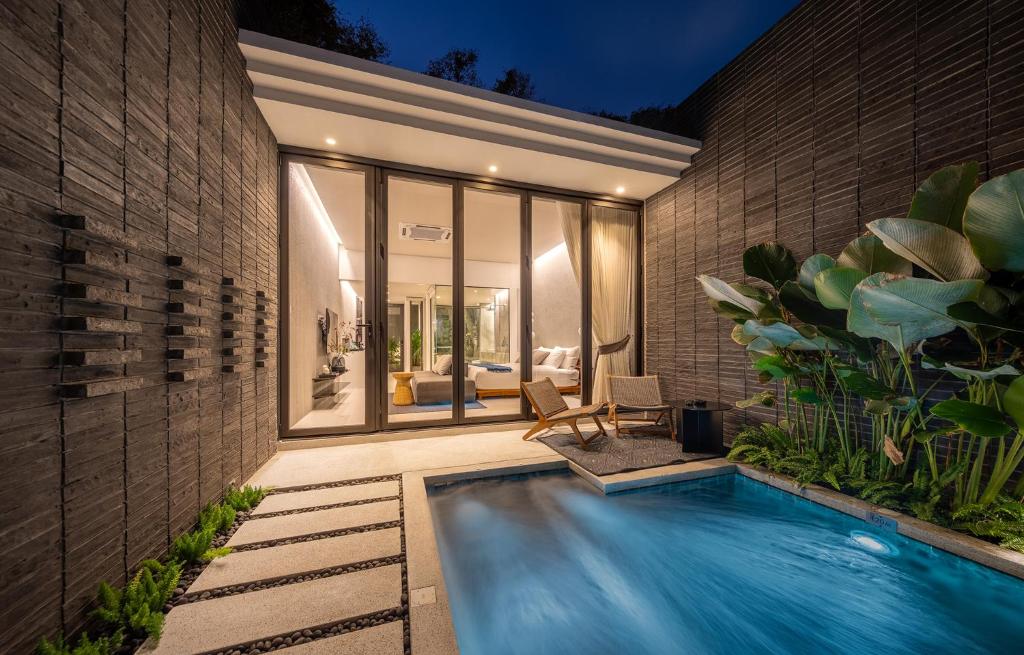 Bazén v ubytování Rhy.a Private Pool Villa nebo v jeho okolí