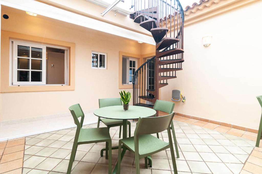Fotografie z fotogalerie ubytování Beautiful 2 Bedroom Penthouse Terrazas Del Duque v destinaci Adeje