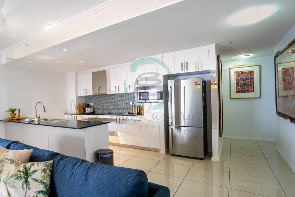 Dapur atau dapur kecil di Zen at Mitchell - Unique 2-BR Rooftop Apt in CBD