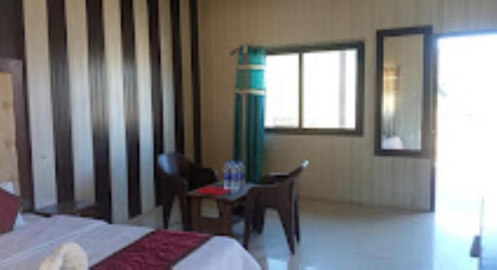 Hotel Rama Palace , Sitapur - 四倍房间