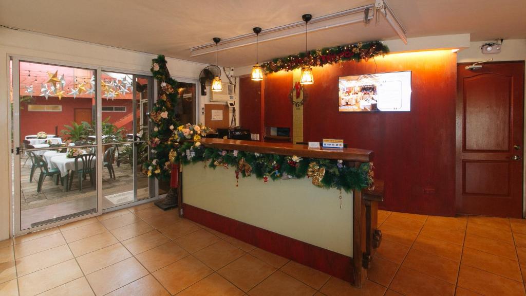 Restaurace v ubytování RedDoorz Premium at Anisabel Suites Davao City