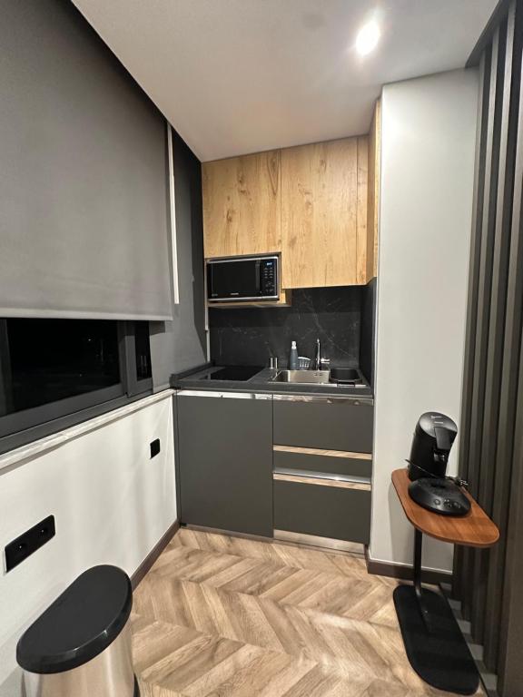Room Studio - Image 3