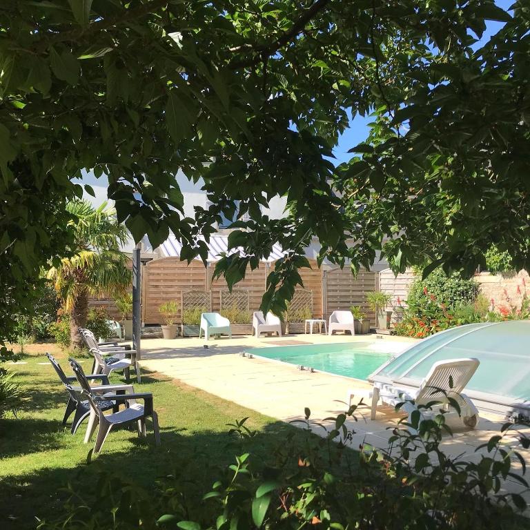 Photo de la galerie de l'établissement Domaine des Pins, à Cast