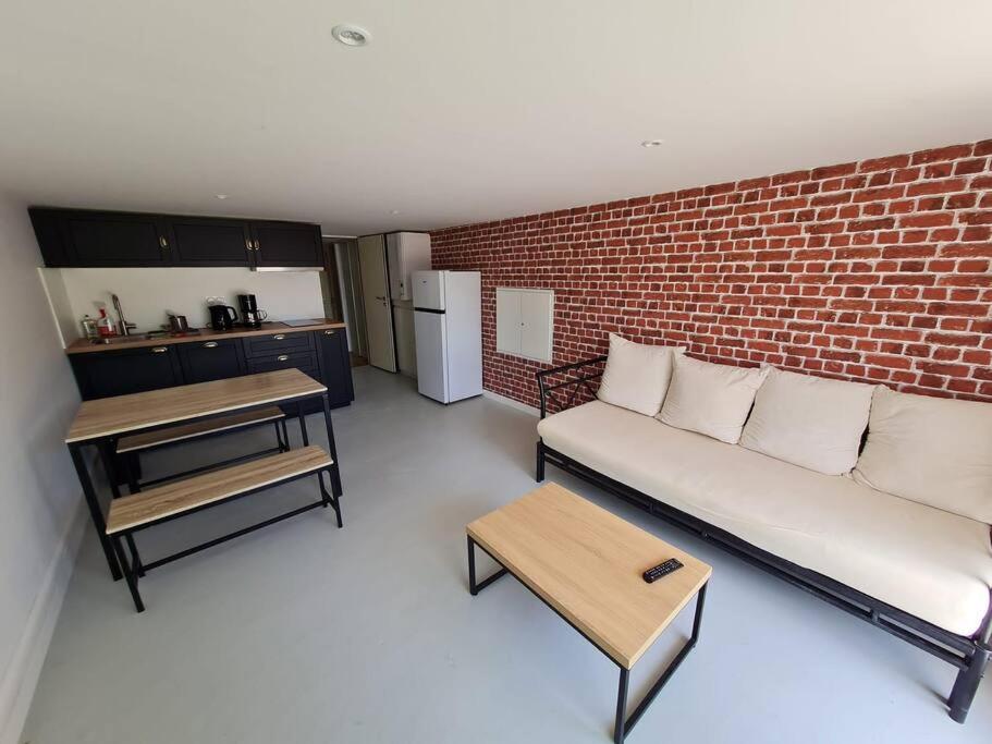 Photo de la galerie de l'établissement appt 2 pièces avec jardin, à Royan