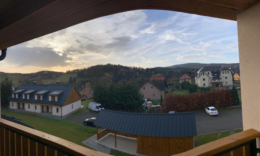 Nespecifikovaný výhled na hory nebo výhled na hory při pohledu z apartmánu