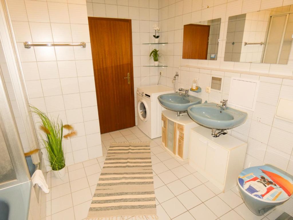 Kylpyhuone majoituspaikassa SUNNYHOME Monteurwohnungen und Apartments in Schwandorf