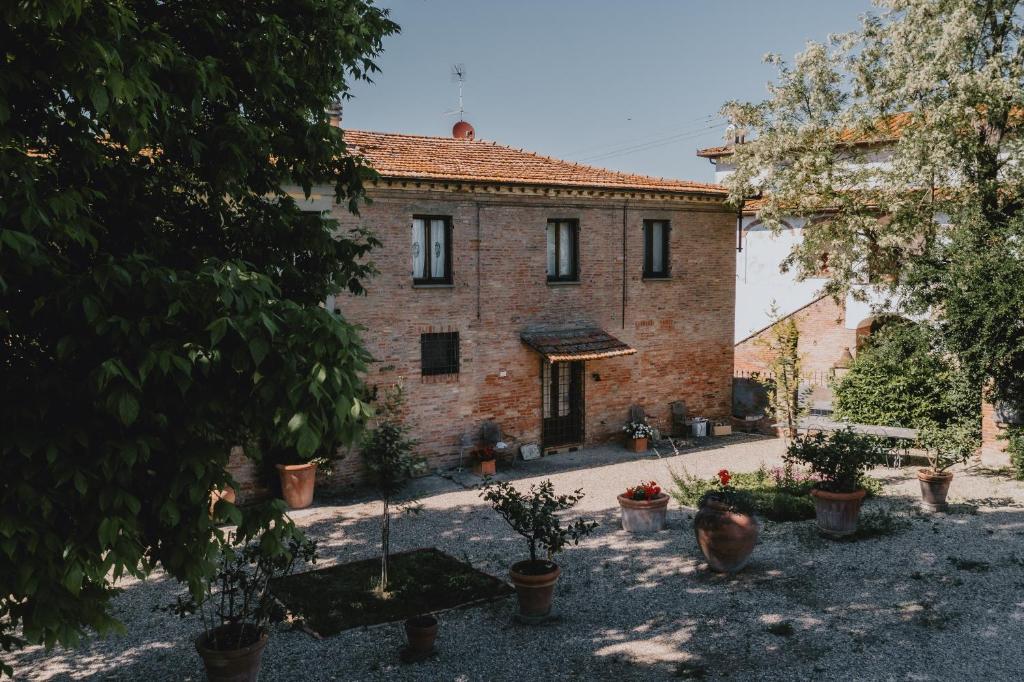 A garden outside Podere Biagio