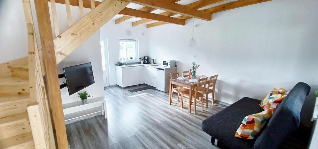 Kuchyň nebo kuchyňský kout v ubytování Domki 7 Houses Rewal