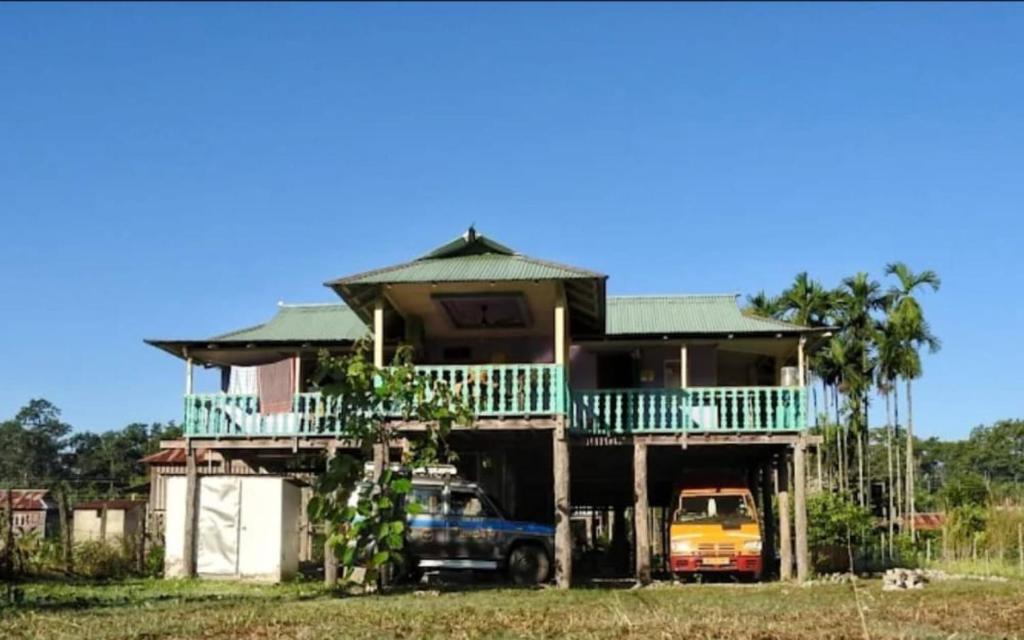 Το κτήριο όπου στεγάζεται  το δωμάτιο σε οικογενειακή κατοικία