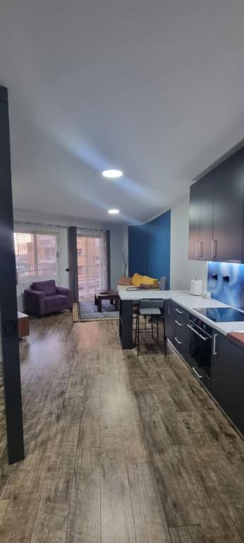 Lovely spacious 1-Bedroom Apartment - Imazhi 1