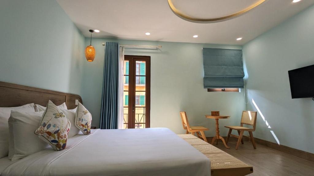 Phòng Deluxe Giường Đôi Có Ban Công