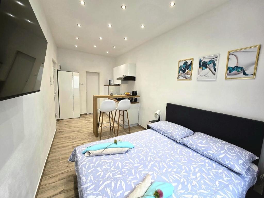 Кухня или мини-кухня в Apartmani Krnić
