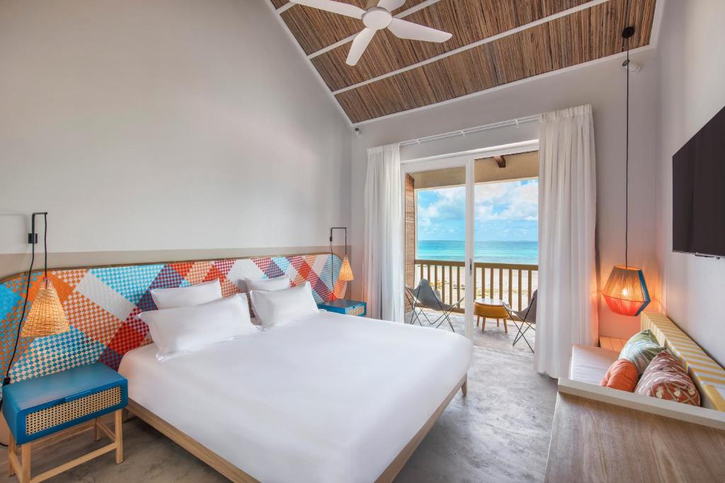 C Rodrigues Mourouk - Vista De Jardín De Prestigio