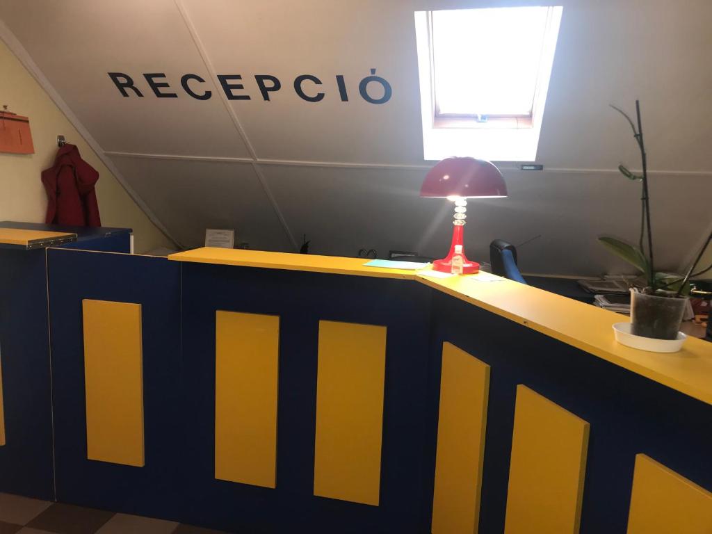 Vstupní hala nebo recepce v ubytování Kálmán Imre Panzió Siófok