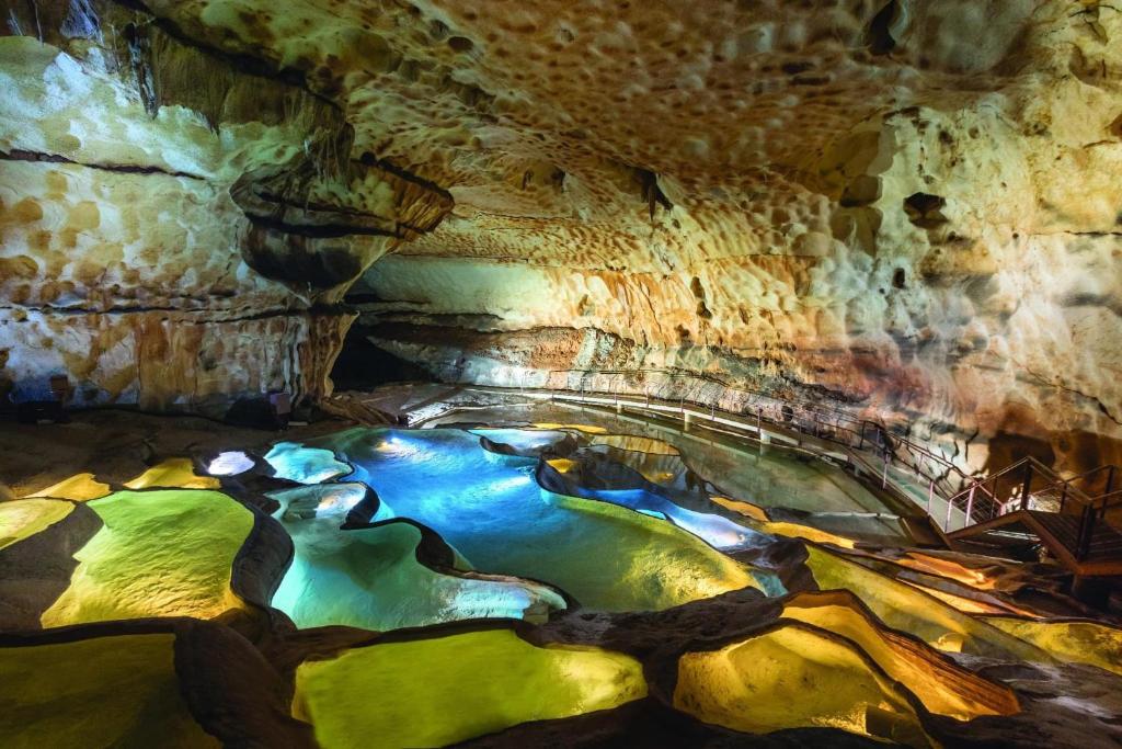 Bazén v ubytovaní GITE DE L'ASPE 135m2, 6p, 3ch avec piscine privative, jardin ombragé clos alebo v jeho blízkosti