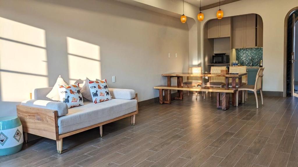 Suite Có Giường Cỡ King Nhìn Ra Biển