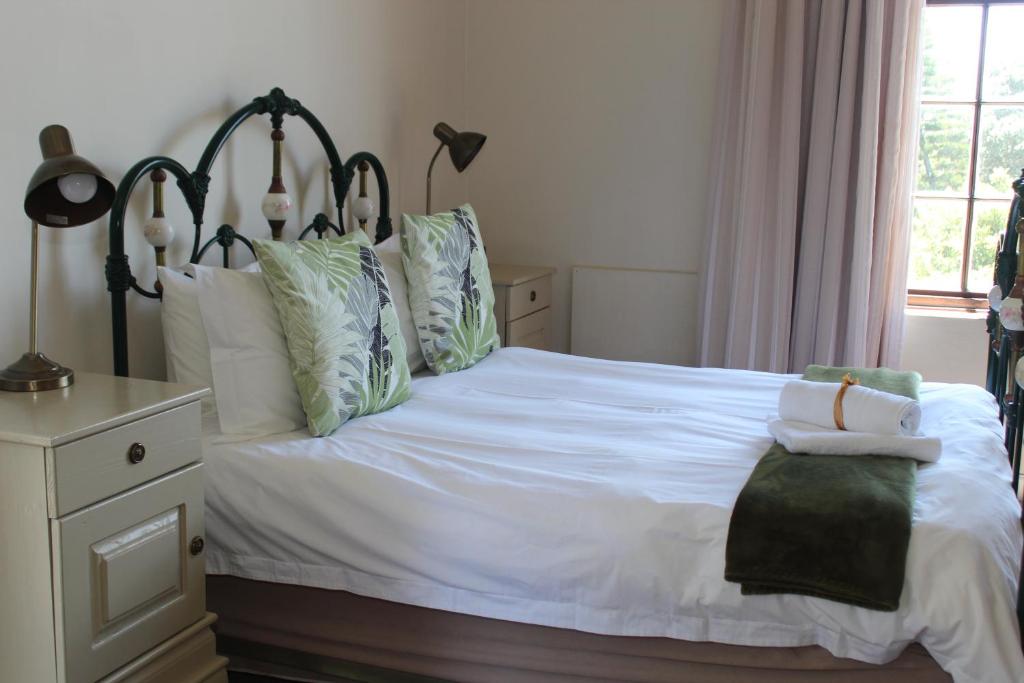 Sir Roys Guest House - Family Room