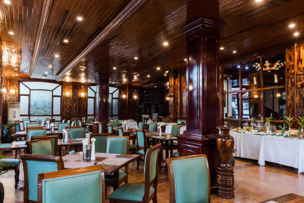 Restaurace v ubytování Pierre Hotel