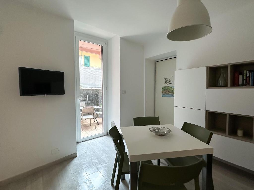 Televízia a/alebo spoločenská miestnosť v ubytovaní Paloma center town apartment
