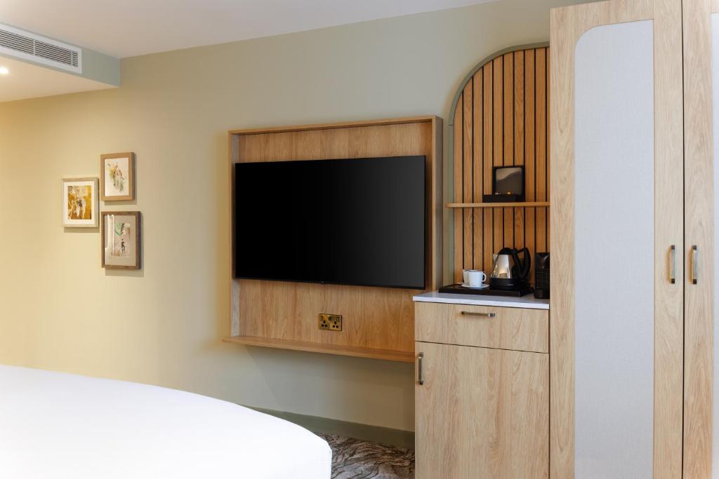 DoubleTree by Hilton Bristol North - 
