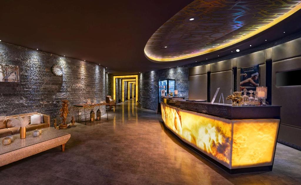 Lounge nebo bar v ubytování Rixos Downtown Antalya - The Land Of Legends Access
